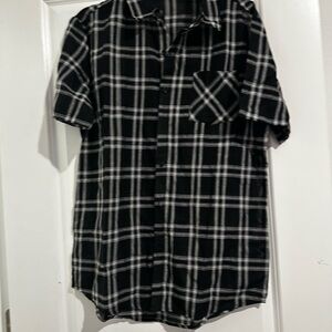 Men’s Short Sleeve Black & White Button Up